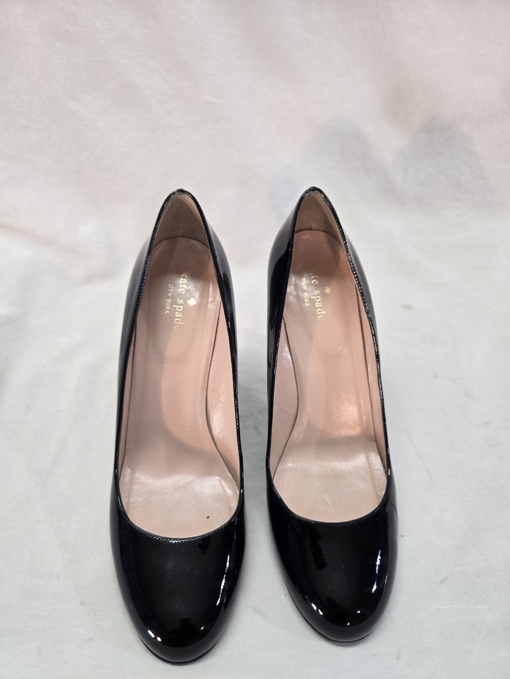KATE SPADE Women’s 10M Black Karolina Black Patent Leather Pumps 3.5" Heels - Picture 3 of 6